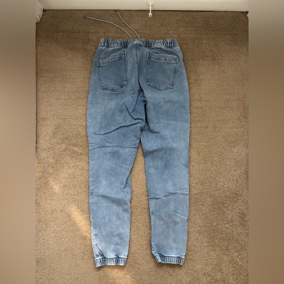 AE Unique Style - Picture 2 of 4